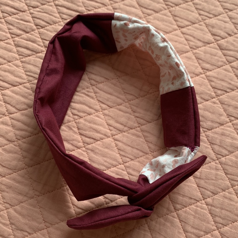 Handcrafted - Tie headband / Twist Bow - mix fabric Burgundy - white - Adult OZ